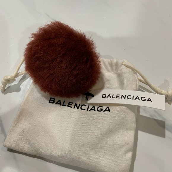 NWT  Fur Button Ring - Picture 1 of 4